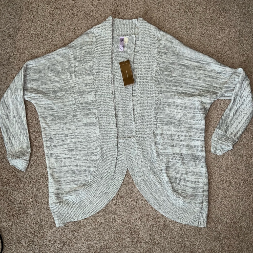NWT Gray cardigan sweater size small from Francesca‘s